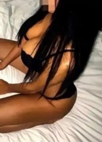 Dostça Yaklaşan Şişman Avcılar Escort